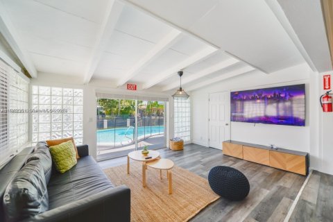 Снять в аренду виллу или дом в Форт-Лодердейл, Флорида 3 спальни, 127.09м2, № 1999939 - фото 12