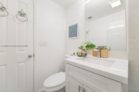 Снять в аренду виллу или дом в Форт-Лодердейл, Флорида 3 спальни, 127.09м2, № 1999939 - фото 23