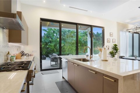 Villa ou maison à vendre à Boca Raton, Floride: 6 chambres, 447.14 m2 № 1999162 - photo 11