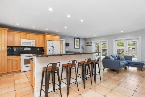 Casa en venta en Cutler Bay, Florida, 3 dormitorios, 163.88 m2 № 2063029 - foto 3