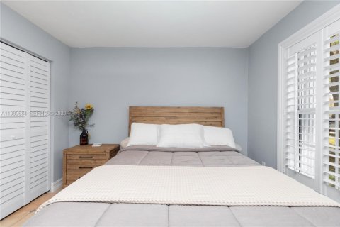 Casa en venta en Cutler Bay, Florida, 3 dormitorios, 163.88 m2 № 2063029 - foto 29