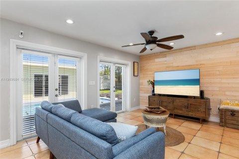 Casa en venta en Cutler Bay, Florida, 3 dormitorios, 163.88 m2 № 2063029 - foto 5