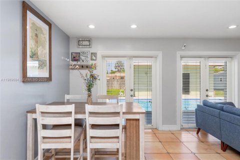 Casa en venta en Cutler Bay, Florida, 3 dormitorios, 163.88 m2 № 2063029 - foto 17
