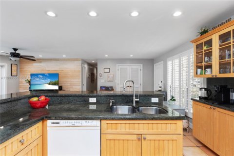 Casa en venta en Cutler Bay, Florida, 3 dormitorios, 163.88 m2 № 2063029 - foto 14