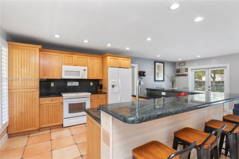 Casa en venta en Cutler Bay, Florida, 3 dormitorios, 163.88 m2 № 2063029 - foto 12