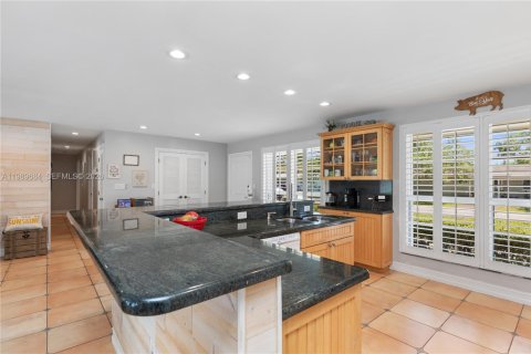 Casa en venta en Cutler Bay, Florida, 3 dormitorios, 163.88 m2 № 2063029 - foto 15