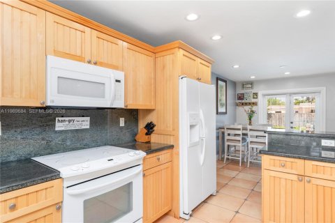 Casa en venta en Cutler Bay, Florida, 3 dormitorios, 163.88 m2 № 2063029 - foto 16