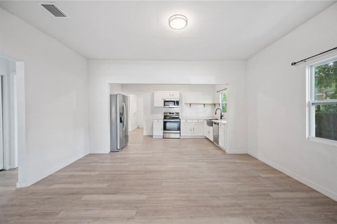 House in Lakeland, Florida 4 bedrooms, 111.3 sq.m. № 1879114 - photo 6