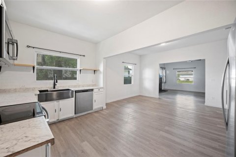 House in Lakeland, Florida 4 bedrooms, 111.3 sq.m. № 1879114 - photo 7