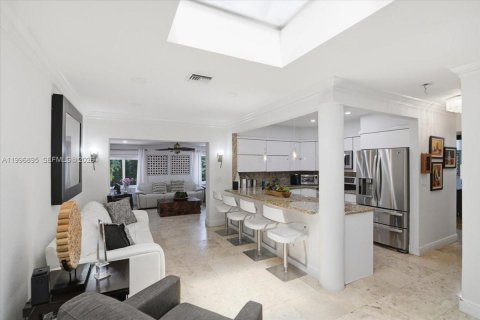 Casa en venta en Miami, Florida, 3 dormitorios, 167.6 m2 № 2065377 - foto 6