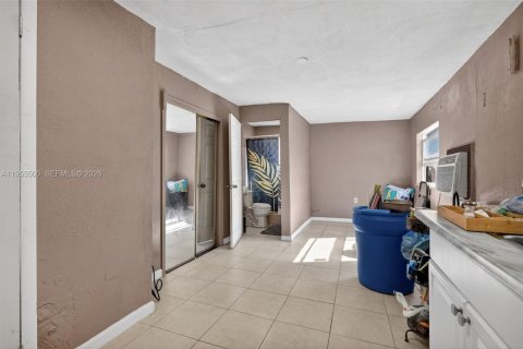 Casa en venta en Miami, Florida, 4 dormitorios, 159.23 m2 № 2007746 - foto 18