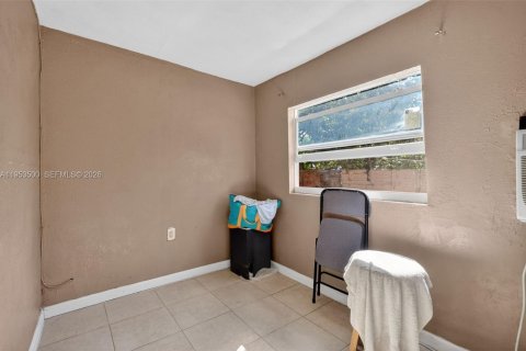 Casa en venta en Miami, Florida, 4 dormitorios, 159.23 m2 № 2007746 - foto 19