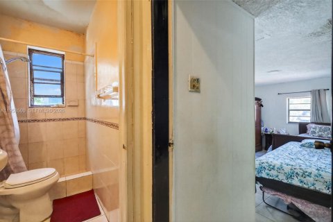 Casa en venta en Miami, Florida, 4 dormitorios, 159.23 m2 № 2007746 - foto 22