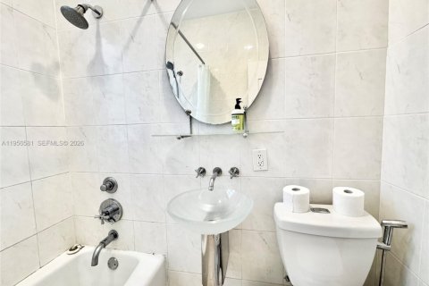 Condominio en alquiler en Miami Beach, Florida, 1 dormitorio, 66.89 m2 № 2010480 - foto 16