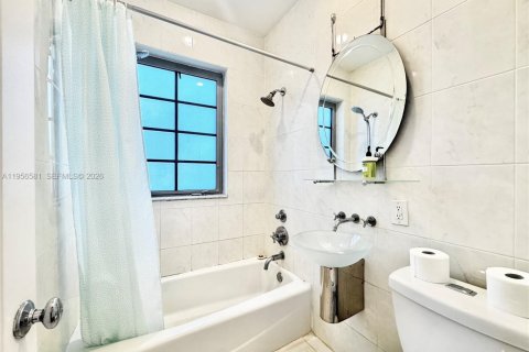 Condominio en alquiler en Miami Beach, Florida, 1 dormitorio, 66.89 m2 № 2010480 - foto 15