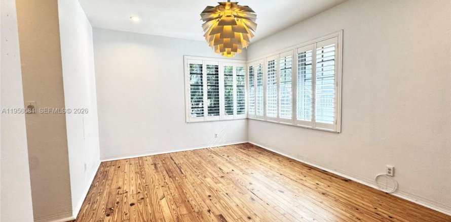 Condominio en Miami Beach, Florida, 1 dormitorio  № 2010480