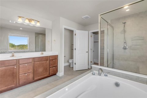 Casa en alquiler en Mount Dora, Florida, 4 dormitorios № 1993692 - foto 8