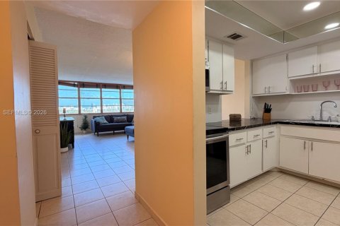 Снять в аренду кондоминиум в Майами, Флорида 1 спальня, 79.99м2, № 2067981 - фото 7