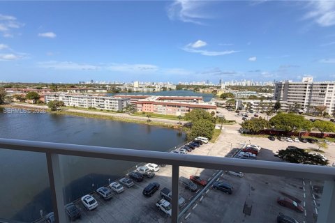 Снять в аренду кондоминиум в Майами, Флорида 1 спальня, 79.99м2, № 2067981 - фото 19