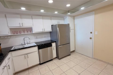 Снять в аренду кондоминиум в Майами, Флорида 1 спальня, 79.99м2, № 2067981 - фото 6