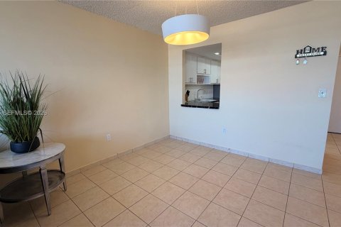 Снять в аренду кондоминиум в Майами, Флорида 1 спальня, 79.99м2, № 2067981 - фото 4