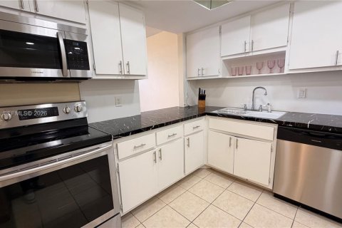 Снять в аренду кондоминиум в Майами, Флорида 1 спальня, 79.99м2, № 2067981 - фото 5