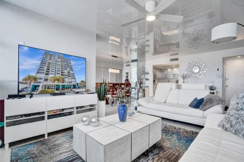 Condominio en venta en Hollywood, Florida, 2 dormitorios, 116.31 m2 № 2034475 - foto 11