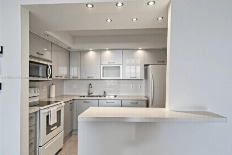 Condominio en venta en Hollywood, Florida, 2 dormitorios, 116.31 m2 № 2034475 - foto 17