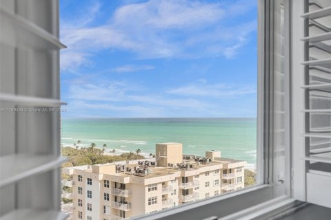 Condominio en venta en Hollywood, Florida, 2 dormitorios, 116.31 m2 № 2034475 - foto 23