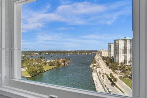 Condominio en venta en Hollywood, Florida, 2 dormitorios, 116.31 m2 № 2034475 - foto 6