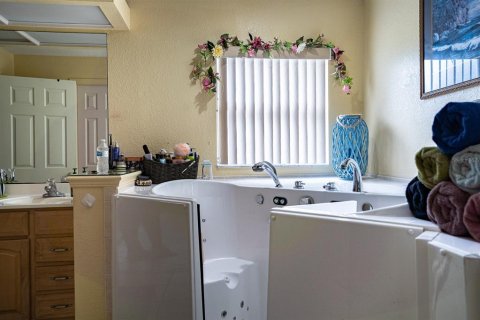 Commercial property in Winter Haven, Florida 482.53 sq.m. № 1432351 - photo 27