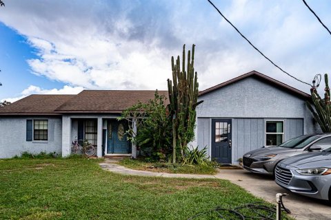 Commercial property in Winter Haven, Florida 482.53 sq.m. № 1432351 - photo 2