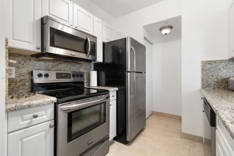 Copropriété à vendre à Sunny Isles Beach, Floride: 2 chambres, 84.26 m2 № 1454603 - photo 6