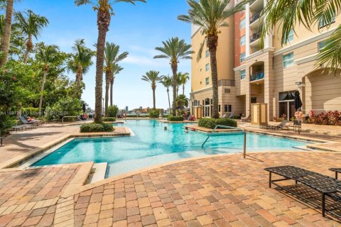 Copropriété à vendre à Sunny Isles Beach, Floride: 2 chambres, 84.26 m2 № 1454603 - photo 1