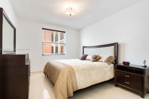 Copropriété à vendre à Sunny Isles Beach, Floride: 2 chambres, 84.26 m2 № 1454603 - photo 8