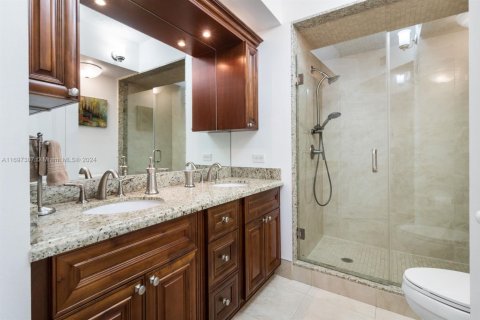 Copropriété à vendre à Sunny Isles Beach, Floride: 2 chambres, 84.26 m2 № 1454603 - photo 9