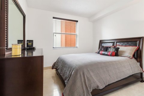 Copropriété à vendre à Sunny Isles Beach, Floride: 2 chambres, 84.26 m2 № 1454603 - photo 10