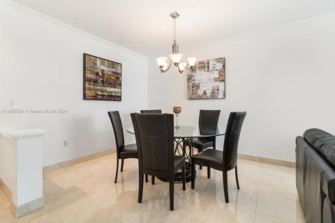 Copropriété à vendre à Sunny Isles Beach, Floride: 2 chambres, 84.26 m2 № 1454603 - photo 3