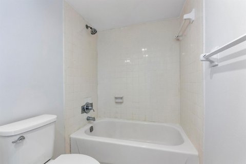 Copropriété à louer à Boca Raton, Floride: 1 chambre, 91.51 m2 № 2178208 - photo 16