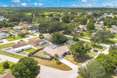 House in Davenport, Florida 4 bedrooms, 170.2 sq.m. № 2099541 - photo 23