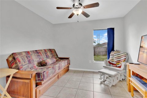 House in Davenport, Florida 4 bedrooms, 170.2 sq.m. № 2099541 - photo 13