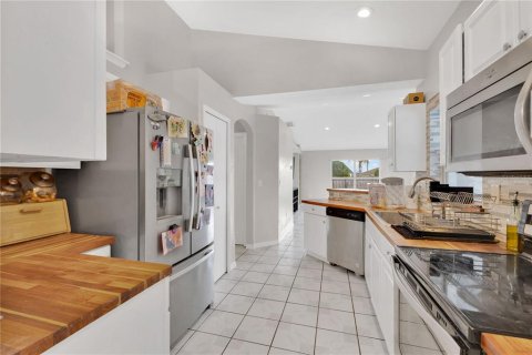 House in Davenport, Florida 4 bedrooms, 170.2 sq.m. № 2099541 - photo 7