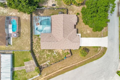 House in Davenport, Florida 4 bedrooms, 170.2 sq.m. № 2099541 - photo 24