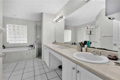 House in Davenport, Florida 4 bedrooms, 170.2 sq.m. № 2099541 - photo 12
