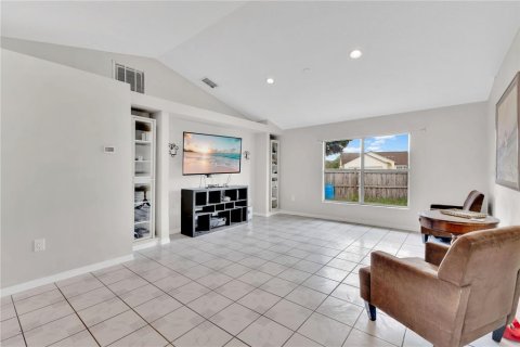 House in Davenport, Florida 4 bedrooms, 170.2 sq.m. № 2099541 - photo 3