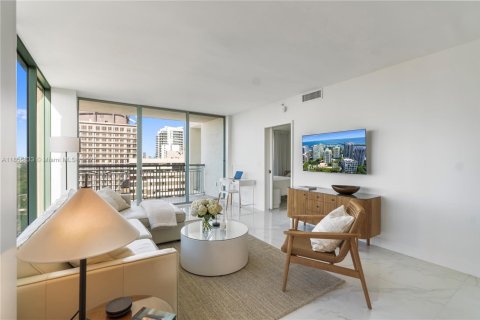 Condo in Miami, Florida, 1 bedroom  № 1888909 - photo 10