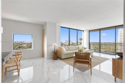 Condo in Miami, Florida, 1 bedroom  № 1888909 - photo 9