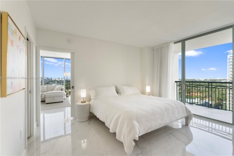 Condo in Miami, Florida, 1 bedroom  № 1888909 - photo 24