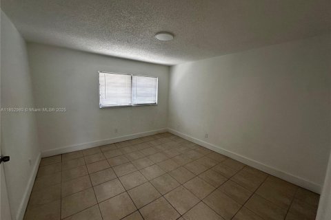 Townhouse in Lauderhill, Florida 2 bedrooms, 94.76 sq.m. № 1877571 - photo 13