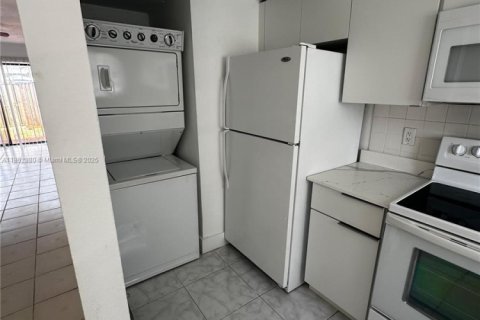 Townhouse in Lauderhill, Florida 2 bedrooms, 94.76 sq.m. № 1877571 - photo 5